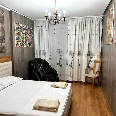 Apartment Gallery & Art Center