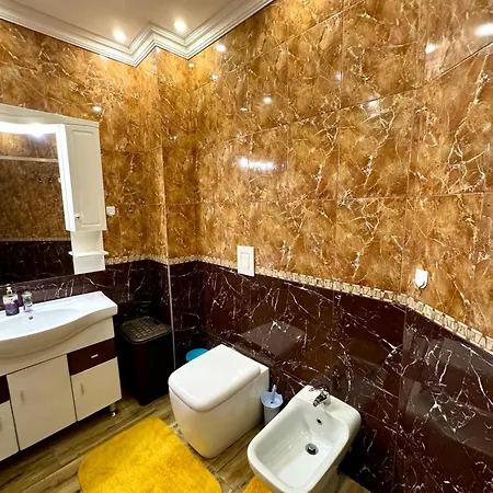 Gallery & Art Center Apartment *
