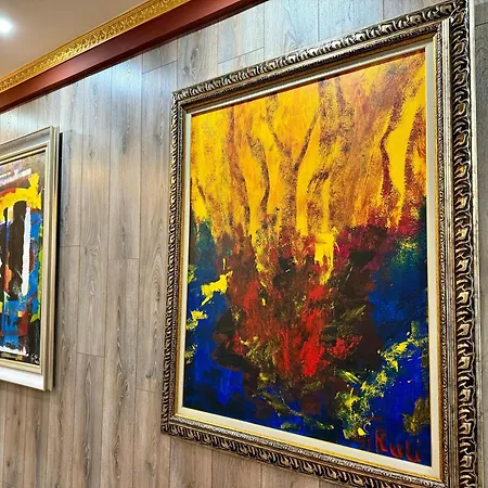 Gallery & Art Center Apartment