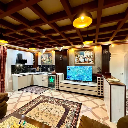 Gallery & Art Center Apartment *